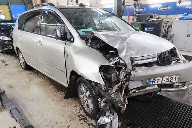 Toyota Avensis 2002. Lot# 50465328. VIN JTEGH22B905004662. Photo 1